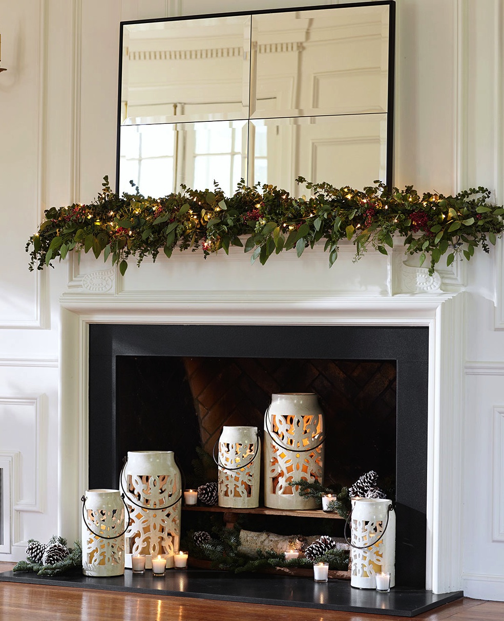 Professional Tips for Decorating Your Holiday Mantel 